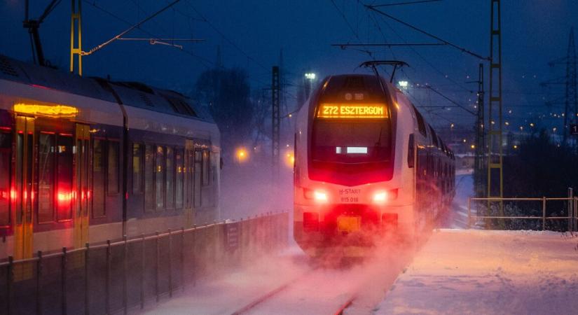 Itt a MÁV soron kívüli rendkívüli bejelentése – rengeteg utast érint, súlyos helyzet állt elő
