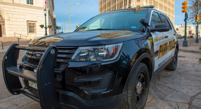 Vírusként terjed a rendőrökről készült felvétel – döbbenetes, mire lettek figyelmesek a dermesztő hidegben