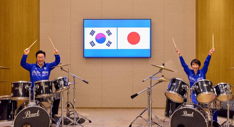 Dél-Korea elnöke, és Japán miniszterelnöke mindenkit meglepett, látványos módon zárták le a csúcstalálkozójukat