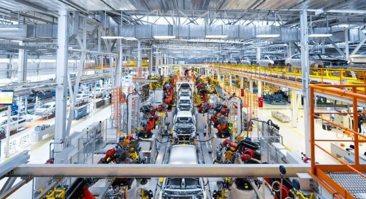 Az autóipari válság Lengyelországot is elérte – Komoly leépítés kezdődik a Stellantisnál