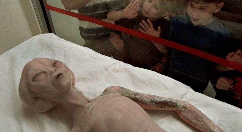 A Fekete mise rendezője a roosweli ufószerencsétlenségről forgatna filmet a 20th Centurynek