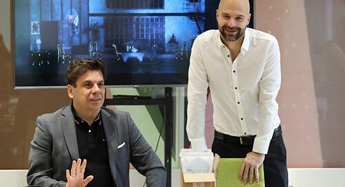 Vígjáték a sötétben - Érkezik a Black Comedy a Thália Színházba