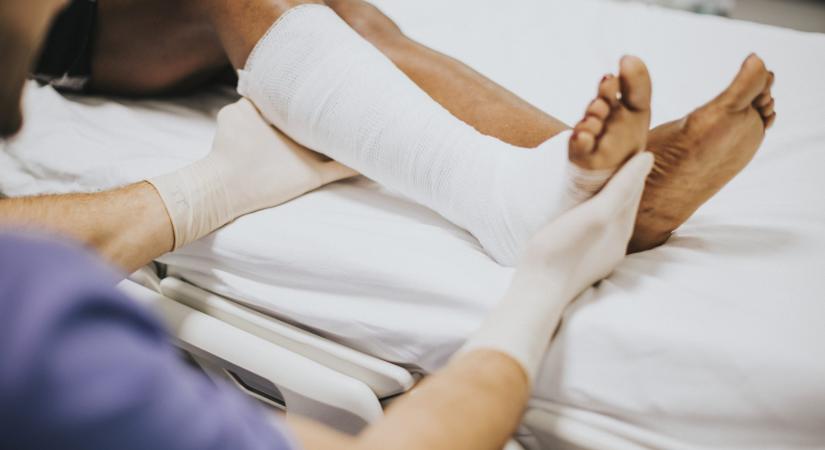 Hideg, csúszós idő – a győri kórház felkészült