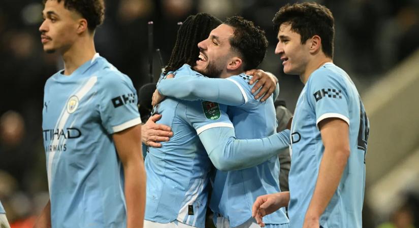 Az Arsenal elzavarta, a PL szupersztárja lehet a Szoboszlai-árú klasszis