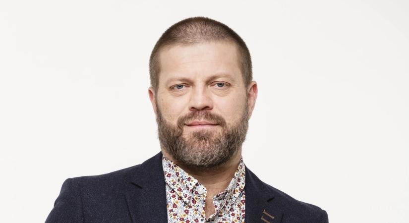 Mi történt Szabó Győzővel? Szinte rá sem ismerni!