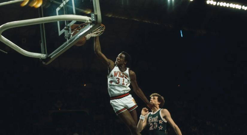 Michael Jordan példaképe fájdalmasan rövid pályafutása után az elvonóról, tévén nézte legnagyobb riválisát