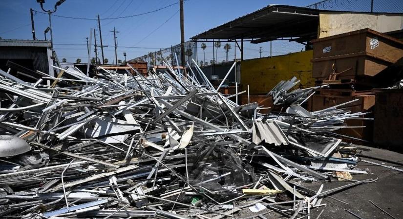 Végveszélybe került egy európai ipar: a kínaiak arcátlanul megveszik nálunk a hulladékot és visszahozzák feldolgozva