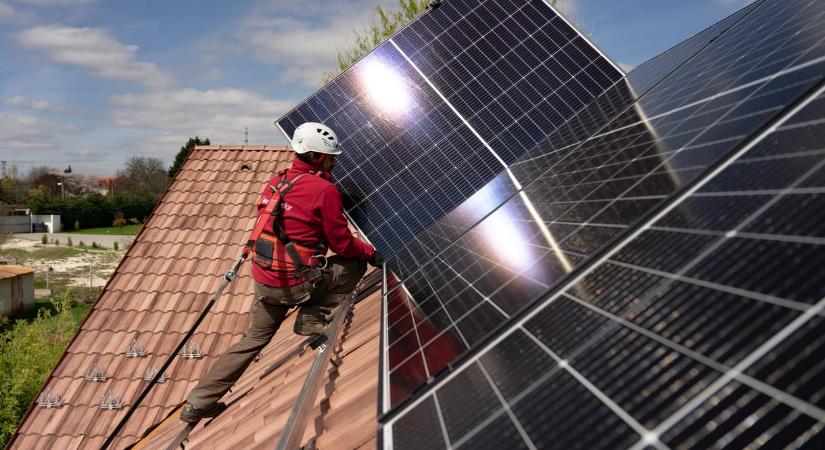 Kiírták a várva várt akkupályázatot, ingyenpénzt kaphatnak a korábban megszívatott napelemesek