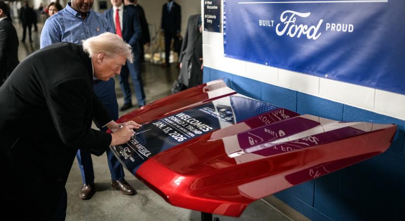 800 ezer dollárt gyűjtöttek össze annak a gyári munkásnak, akit azért rúgtak ki a Fordtól, mert beszólt Trumpnak