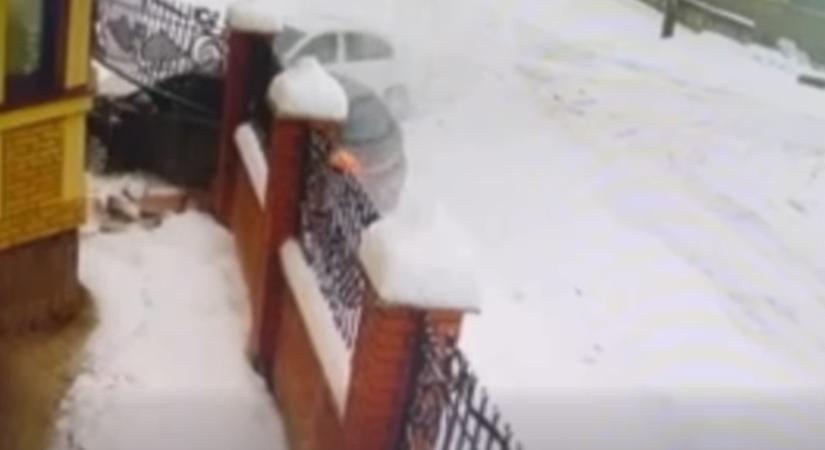 Kábítószer hatása alatt vezetett, majd balesetet okozott egy sofőr Munkácson (Videó)