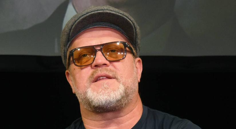 Elképesztően kipattintotta magát Szabó Győző: edzőtermi fotót posztolt az 55 éves színész