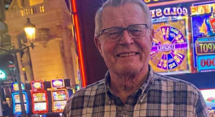Csak egy dobozos kólát akart, véletlenül csaknem 400 milliót nyert nyerőgépen egy demenciában szenvedő nyugdíjas