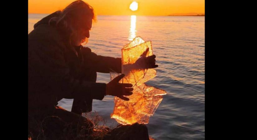 Jeges csodák, amiket látni kell: különleges jégszobrok ejtenek rabul a téli Balaton partján  Fotók