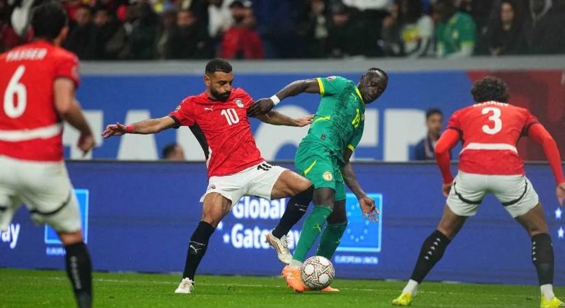 Szalah összecsapott a Liverpool korábbi sztárjával, verekedést robbantott ki vele