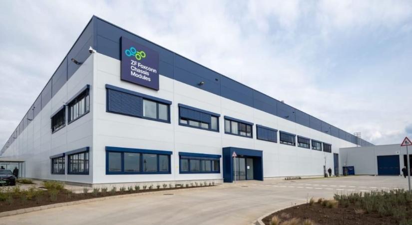 ZF Foxconn-gyár nyílt Debrecenben, a BMW elektromos autóihoz gyártanak alkatrészeket