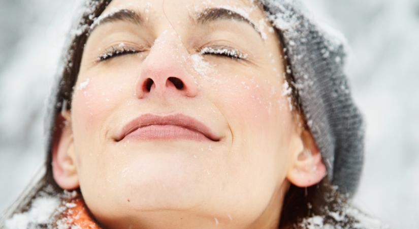 Arcápolás extrém hidegben: módszerek, amik hatékonyan védik a bőrödet