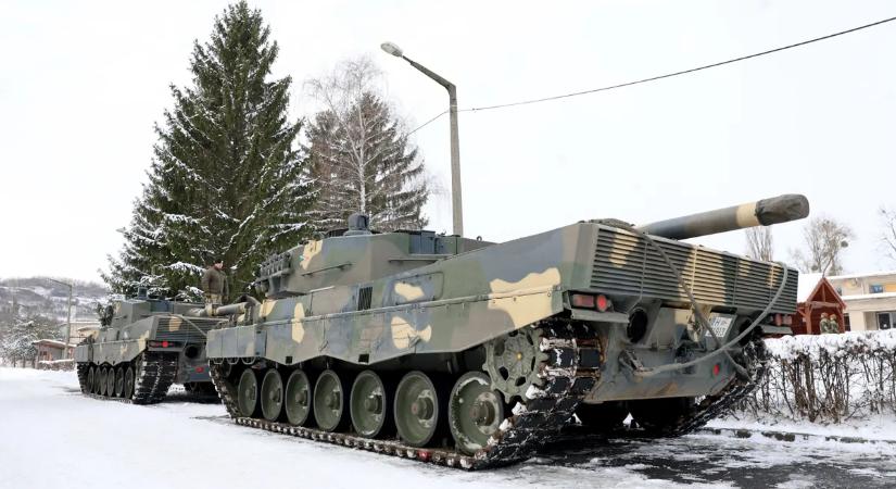 Szalay-Bobrovniczky Kristóf: A Magyar Honvédség segít, senki sem maradhat tűzifa nélkül