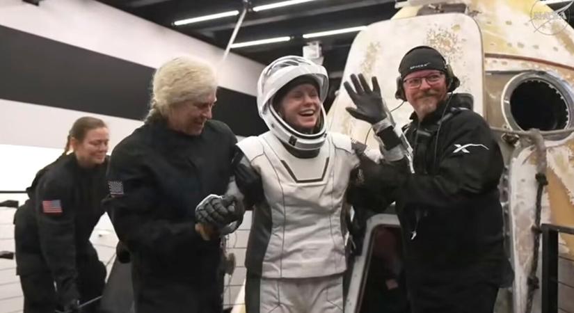 Visszatért a Földre a Crew-11 missziójának legénysége