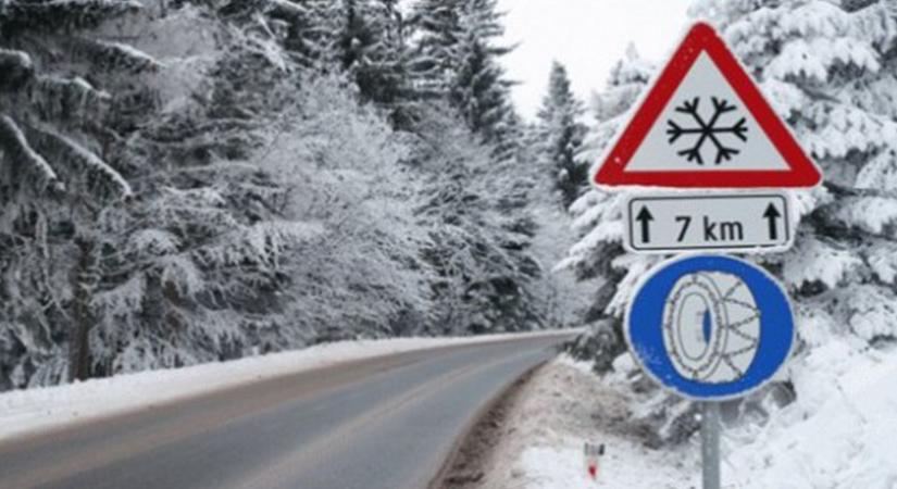 Ott próbált lejönni nyári gumival, ahol a hólánc kötelező – katasztrófa lett a vége