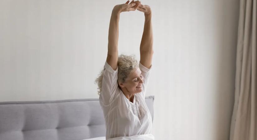 Ízületkímélő torna az ágyban – így mozgasd át magad reggel