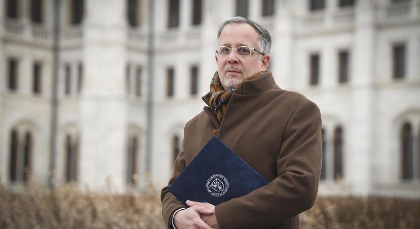 „Nemzetiségi politikát nem lehet ellenzékből csinálni”