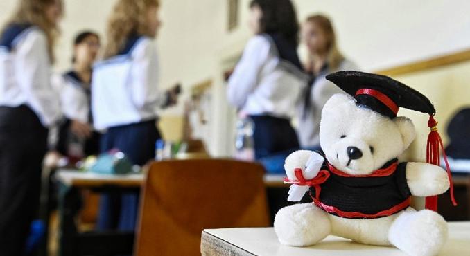 Az Eye of the Tiger című dal Jocó bácsi kezdeményezésére évek óta az érettségire készülők himnusza