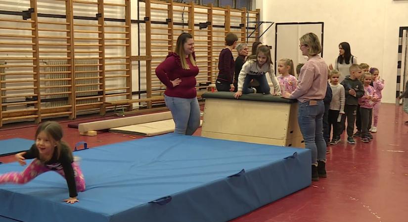 Sportcipős ugra-bugra – élményalapú suliváró a Zrínyi-iskolában