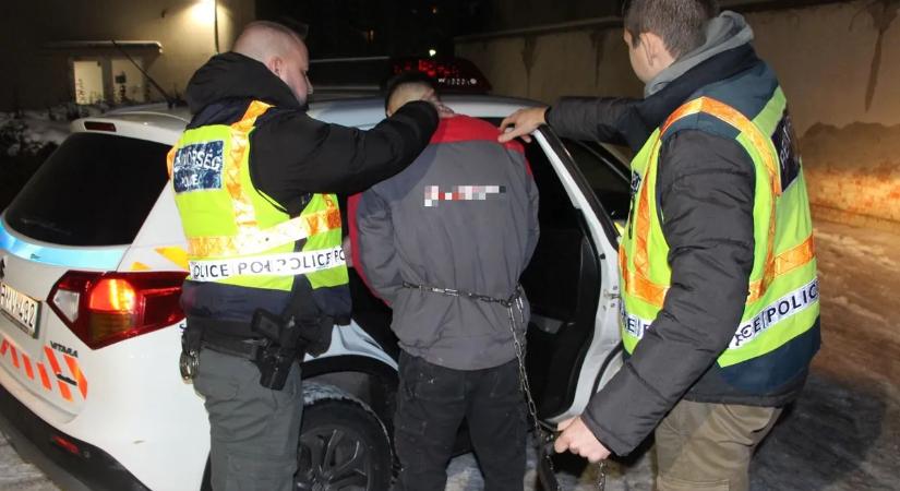 Lecsaptak a rendőrök Szentesen: kábítószerkereskedelem állt a háttérben