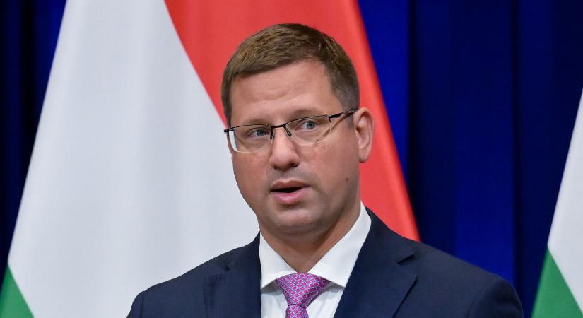 Gulyás: a Beneš-dekrétumok esetében helytelen és rossz politikát folytat Szlovákia