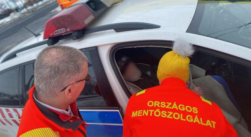 Idős férfit találtak a hóban