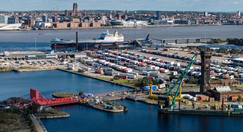 Egy makói mérnök munkája nyomán született meg Európa egyik kulcskikötője, most emlékévet kap