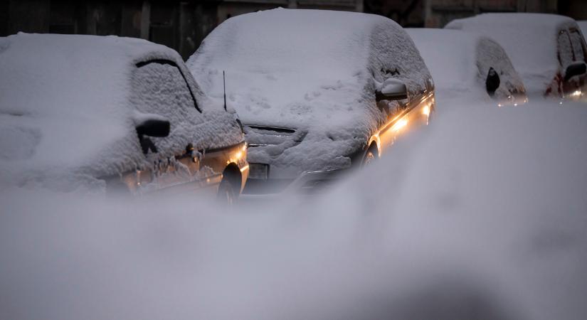 Hókotróvá alakította az Opeljét, hogy segítsen a dorogiakon – megbírságolták a rendőrök