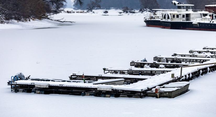 Extrém hideg a Dunán: videón a ritka dunai jégzajlás Neszmélynél és Dunaalmásnál fotók