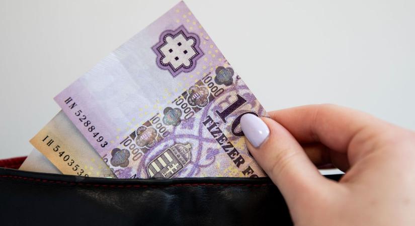 Távolléti-díj kisokos: így számolják a fizetést munkavégzés nélkül