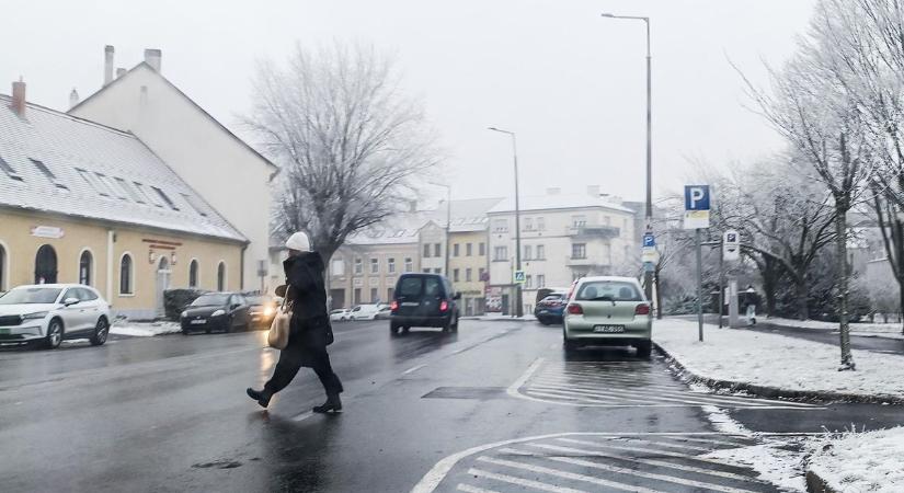 Így alakul a közlekedési helyzet csütörtökön: baleset is történt már a vasi utakon