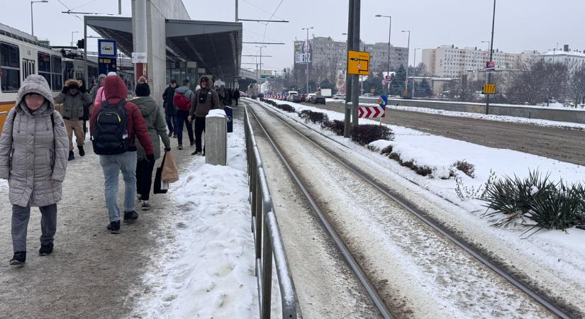 Figyelmeztet az Operatív törzs: enyhül az időjárás, de ónos eső szórványosan még lehet