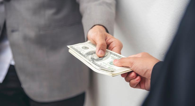 Erre készülhetnek a bolti dolgozók, így emelkednek a fizetések az Aldinál, Tesconál