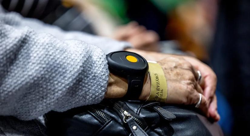 Orbán Viktor adta át az egymilliomodik gondosórát