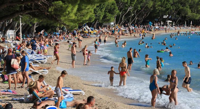 Bált szerveztek, ahol a fődíj egy horvát utazás volt