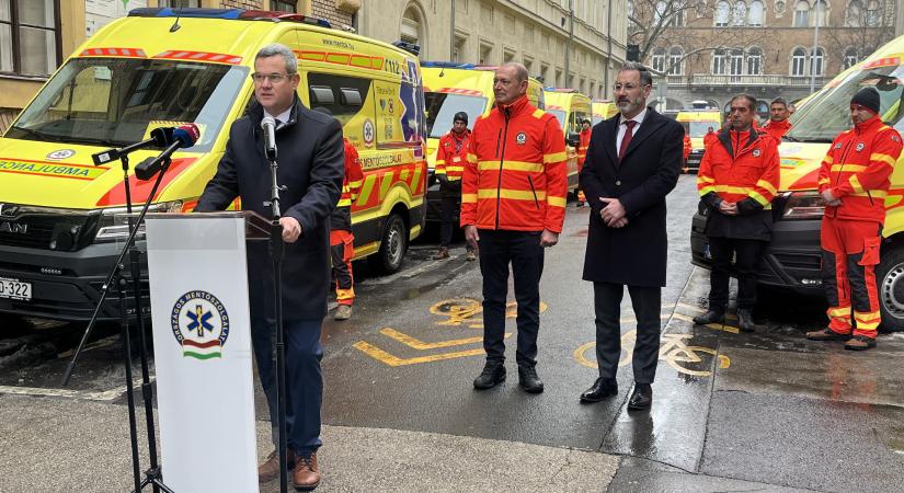 „Aki kihegyezi arra a kérdést, hogy nem lehet egy popsival két lovat ülni, az nem tud csapatban gondolkozni"