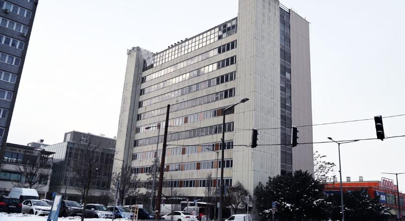 Döntés született! Ez lesz a sorsa a MOL székház épületének, parkoló is épülhet a közelben