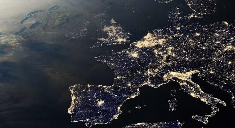 Bekapcsolták a nagy európai felhőt, már a magyarok is használhatják az AWS új szolgáltatását