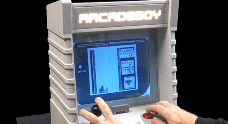 Egy játékrajongó árkád szekrényt csinált egy GameBoy-ból, és Kickstarterre vitte a projektjét