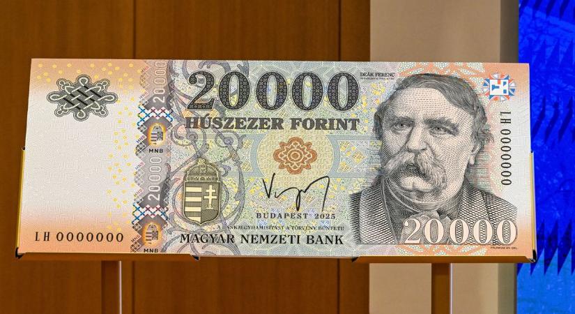 Valami történt: tonnaszám halmozzák a magyarok a készpénzt