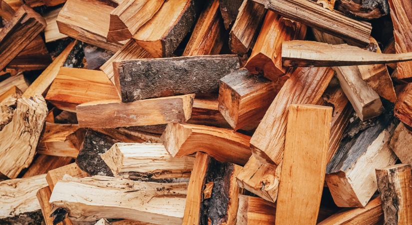 Fontos hírt kaptak a tűzifával fűtő magyarok: ezt jobb, ha mindenki tudja