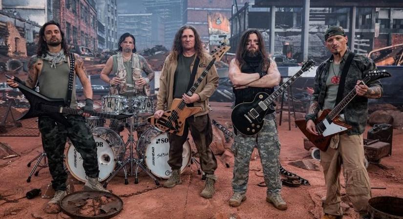 Sivatagban koncertezik a Tankcsapda! „Ha lúd, akkor legyen kövér”