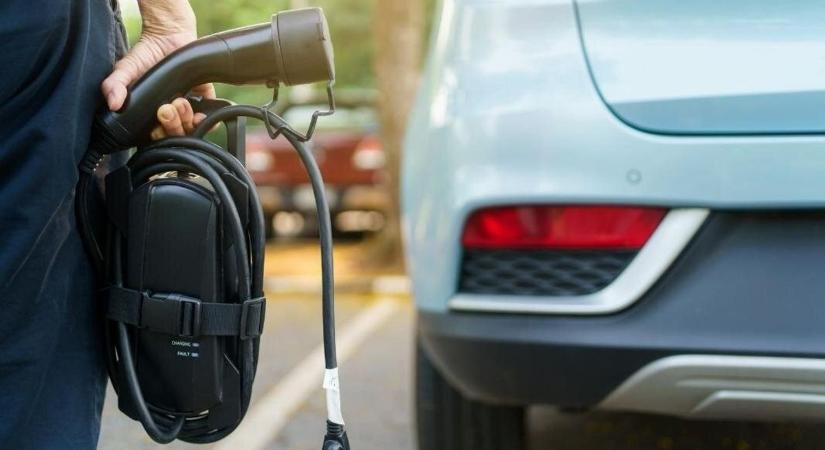 E-autós kiegészítők, amiket érdemes mindig a csomagtartóban tartani