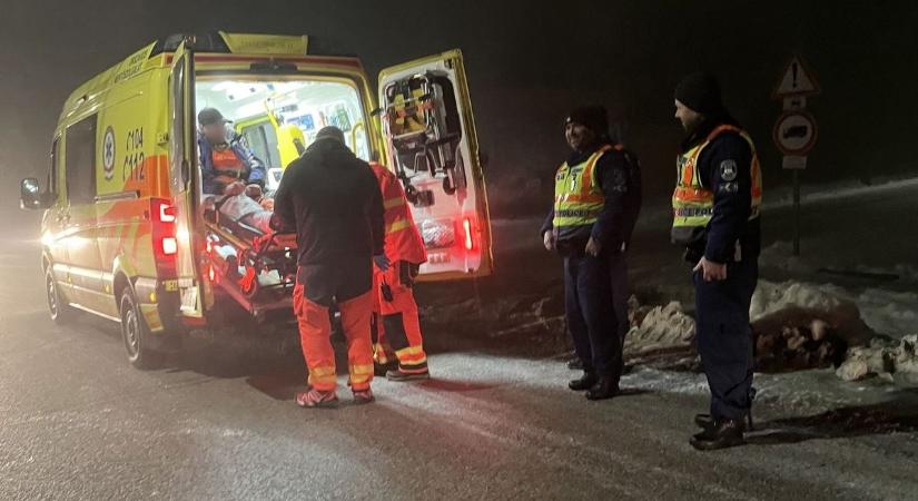 Fájós háta miatt nem tudott begyújtani egy néni, ittas férfi feküdt a jeges járdán Zalában