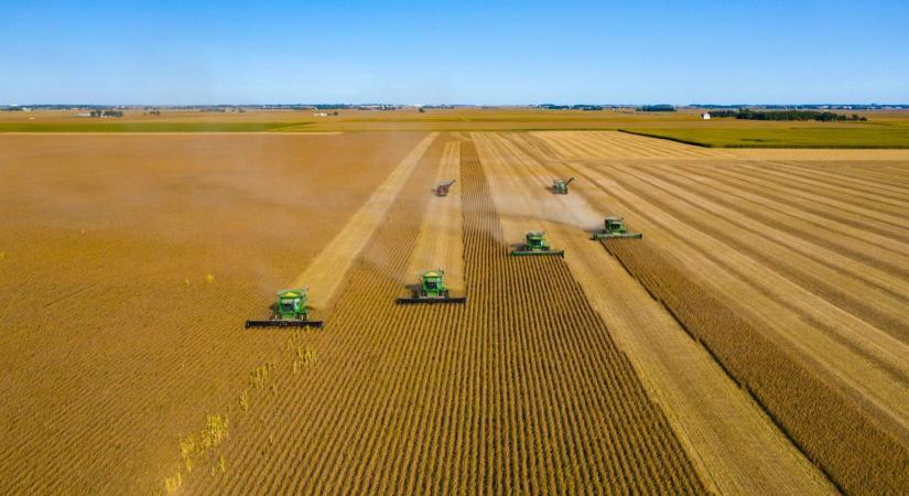 Adósságot adósságra halmoz Kósa Lajos rokonának cége