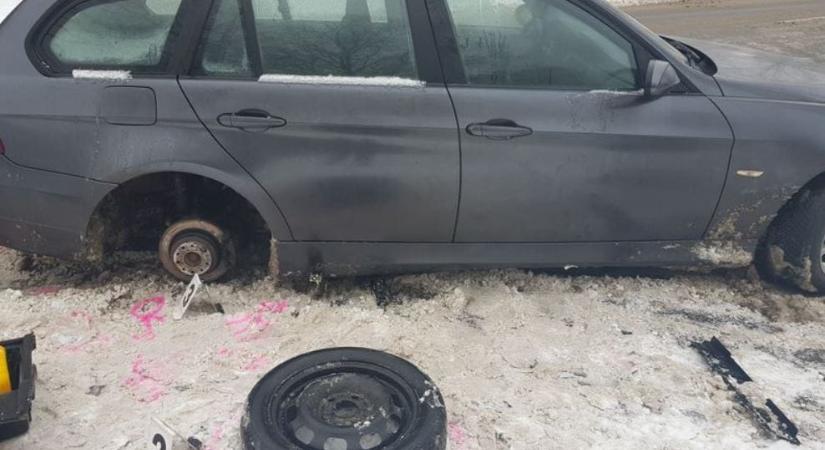 Két nap alatt komoly bűnlajstromot hozott össze egy férfi: drogos vezetés, zsarolás, lopott autó, benzinkúti bliccelés, baleset